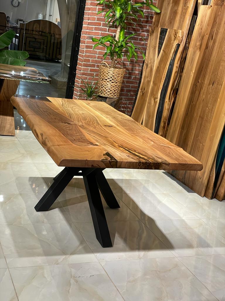 Walnut Table Btc 1027