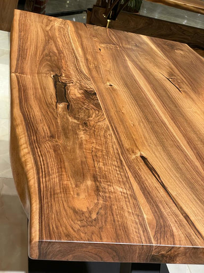 Walnut Table Btc 1033