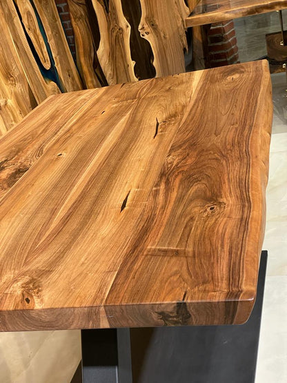 Walnut Table Btc 1033