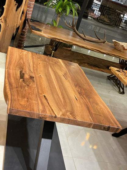 Walnut Table Btc 1033