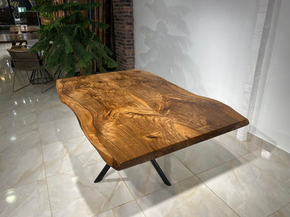 Walnut Table Btc 1006