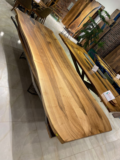 Walnut Table Btc 1038