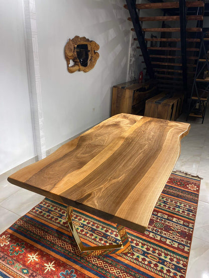 Walnut Table Btc 1044