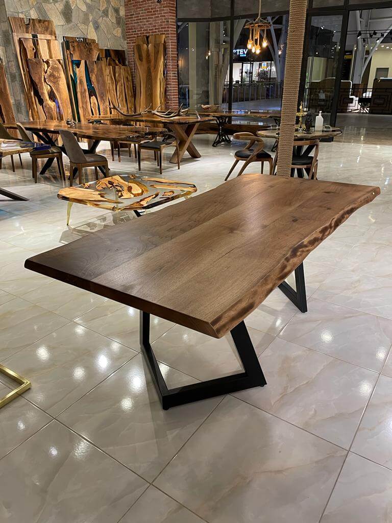 Walnut Table Btc 1092