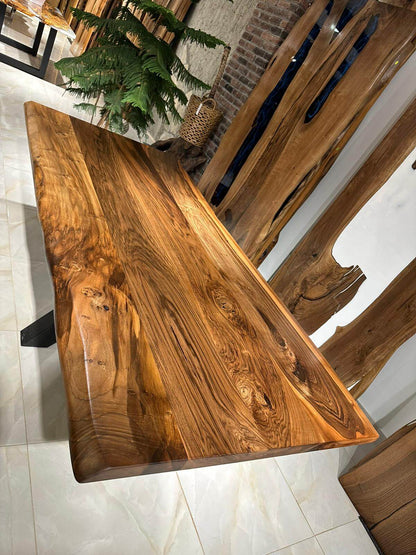 Walnut Table Btc 1123