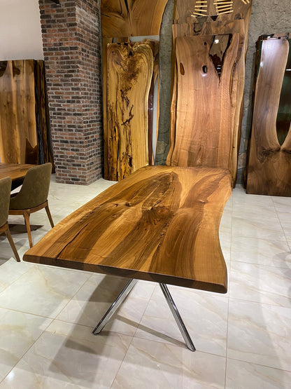 Walnut Table Btc 1158