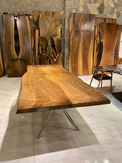 Walnut Table Btc 1162