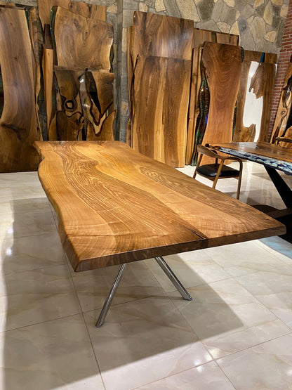 Walnut Table Btc 1162